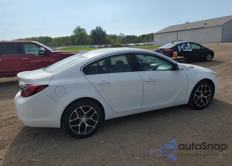 2017 Buick Regal Sport Touring z USA, uszkodzony, nr VIN 2G4GL5EX1H9129239